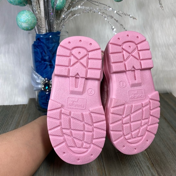 bebe Girls Mid Calf Suede Winter Boots Embellished with Fur Cuff & Back Bow
SZ 7 - Picture 6 of 10